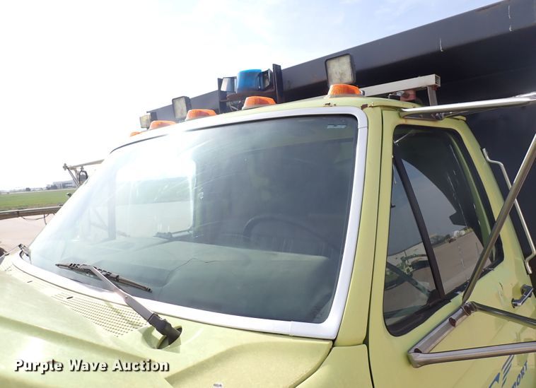 image for item DJ5612 1997 Ford F700  dump truck