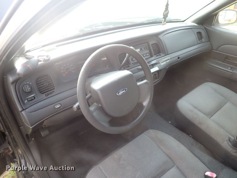 image for item DJ5615 2010 Ford Crown Victoria Police Interceptor