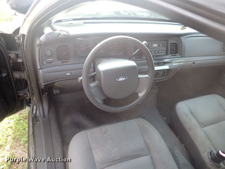 image for item DJ5615 2010 Ford Crown Victoria Police Interceptor