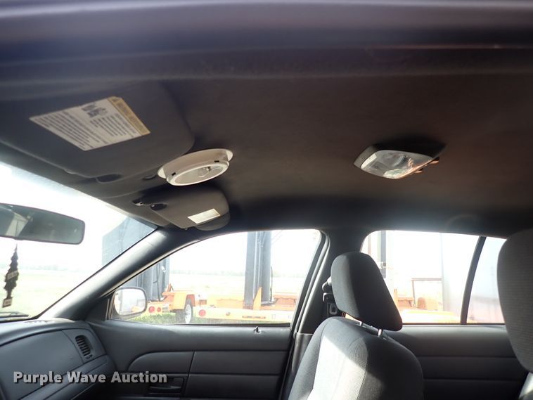 image for item DJ5615 2010 Ford Crown Victoria Police Interceptor