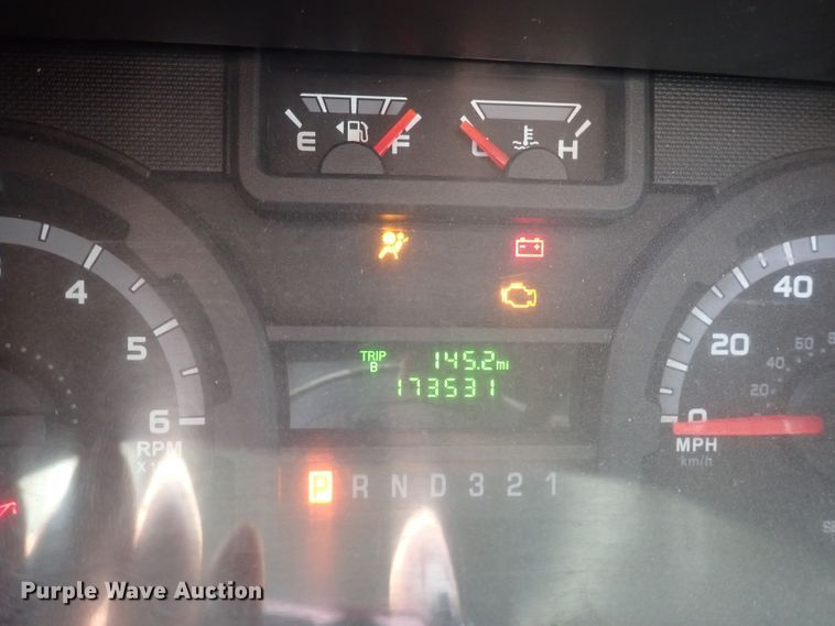 image for item DJ5617 2013 Ford E450 Super Duty  shuttle bus