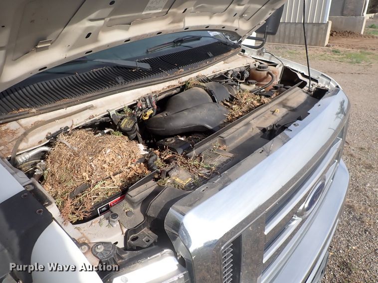 image for item DJ5617 2013 Ford E450 Super Duty  shuttle bus