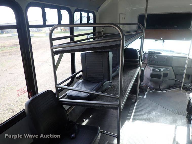 image for item DJ5617 2013 Ford E450 Super Duty  shuttle bus