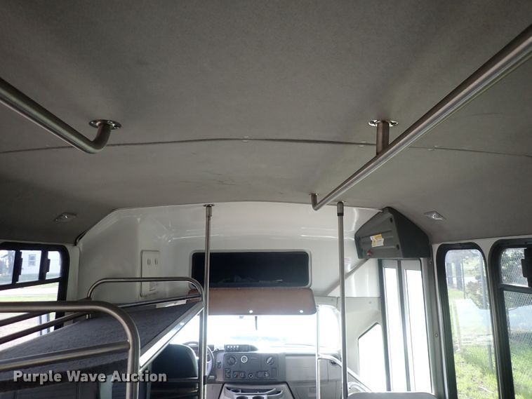 image for item DJ5617 2013 Ford E450 Super Duty  shuttle bus