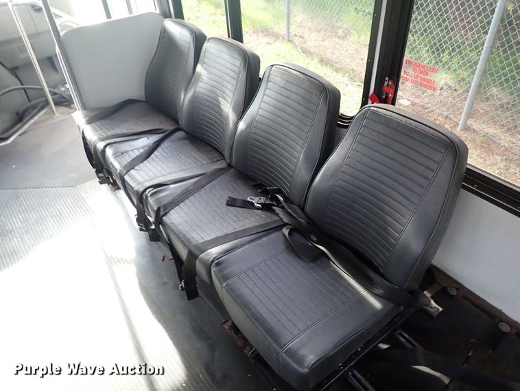 image for item DJ5617 2013 Ford E450 Super Duty  shuttle bus