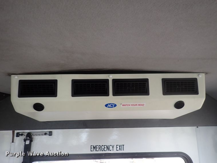image for item DJ5617 2013 Ford E450 Super Duty  shuttle bus