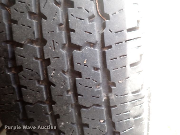 image for item DJ5617 2013 Ford E450 Super Duty  shuttle bus