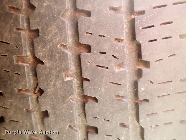 image for item DJ5617 2013 Ford E450 Super Duty  shuttle bus