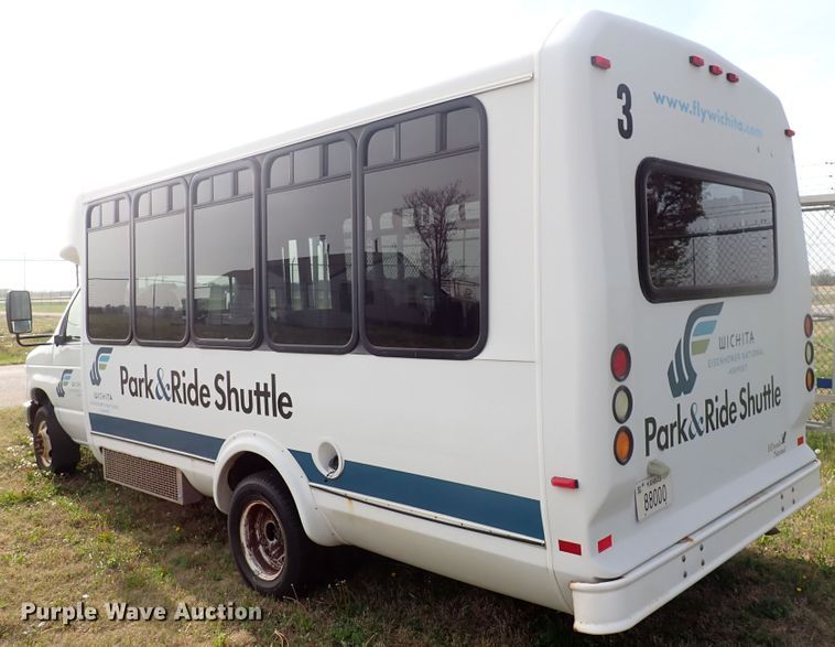 image for item DJ5618 2014 Ford E450 Super Duty  shuttle bus