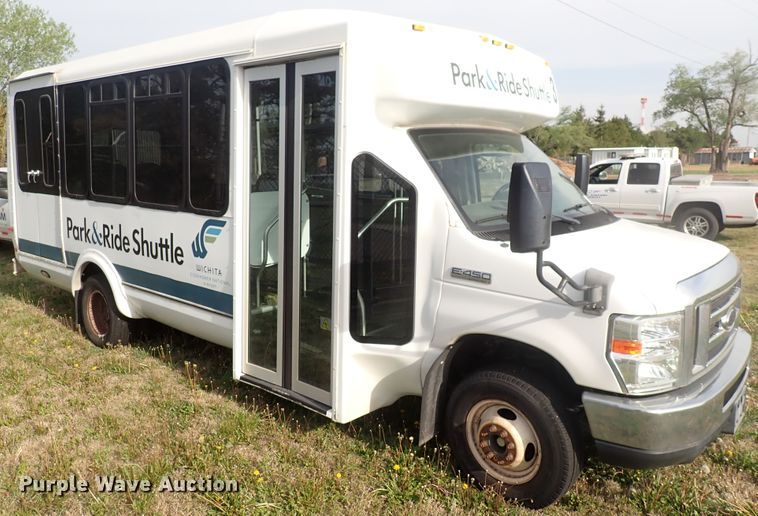 image for item DJ5618 2014 Ford E450 Super Duty  shuttle bus