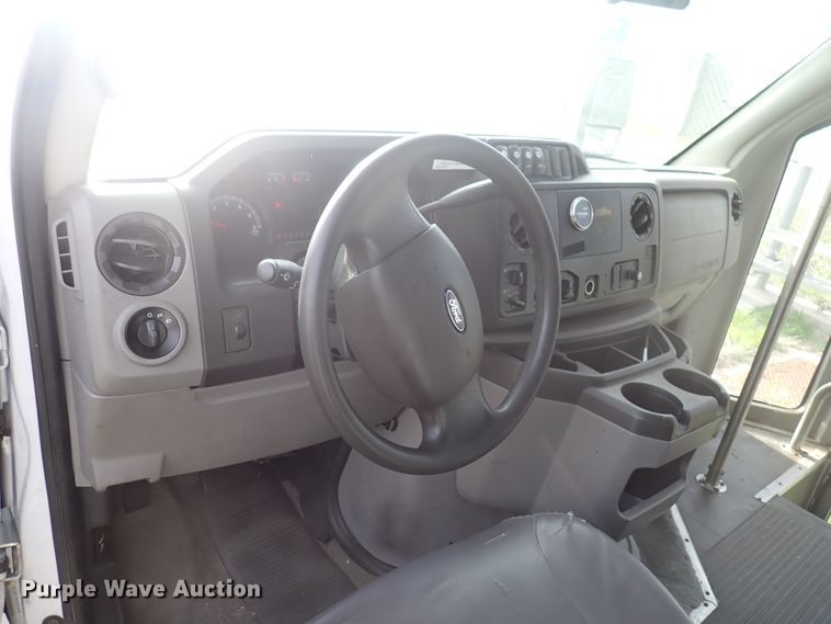 image for item DJ5618 2014 Ford E450 Super Duty  shuttle bus