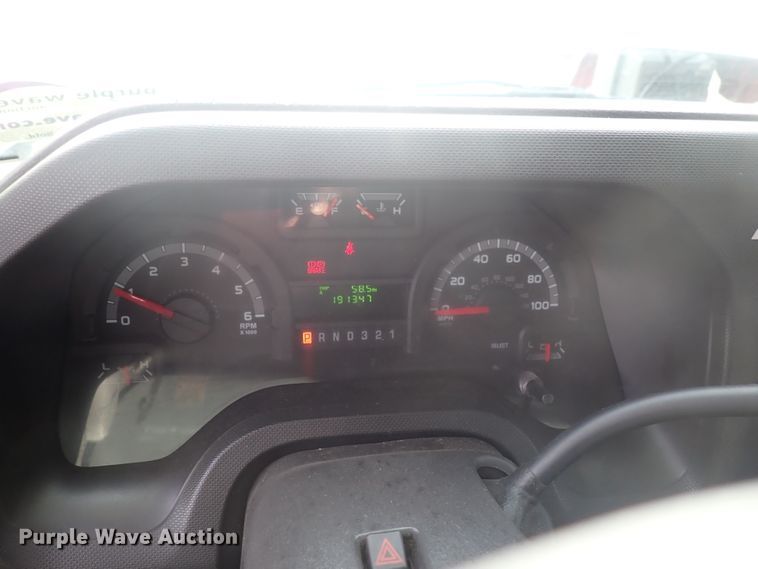 image for item DJ5618 2014 Ford E450 Super Duty  shuttle bus