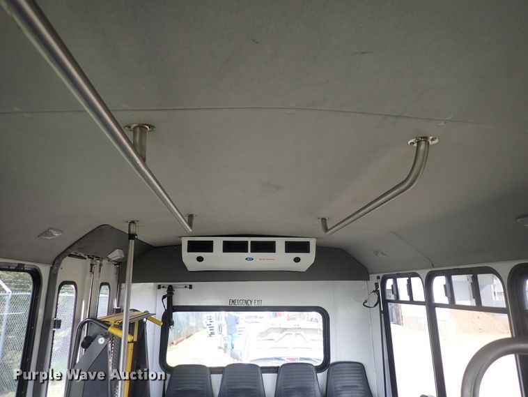 image for item DJ5618 2014 Ford E450 Super Duty  shuttle bus