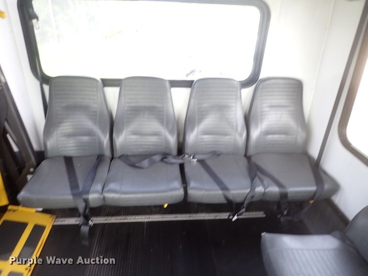 image for item DJ5618 2014 Ford E450 Super Duty  shuttle bus