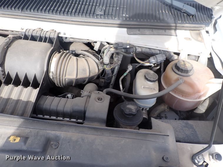 image for item DJ5618 2014 Ford E450 Super Duty  shuttle bus