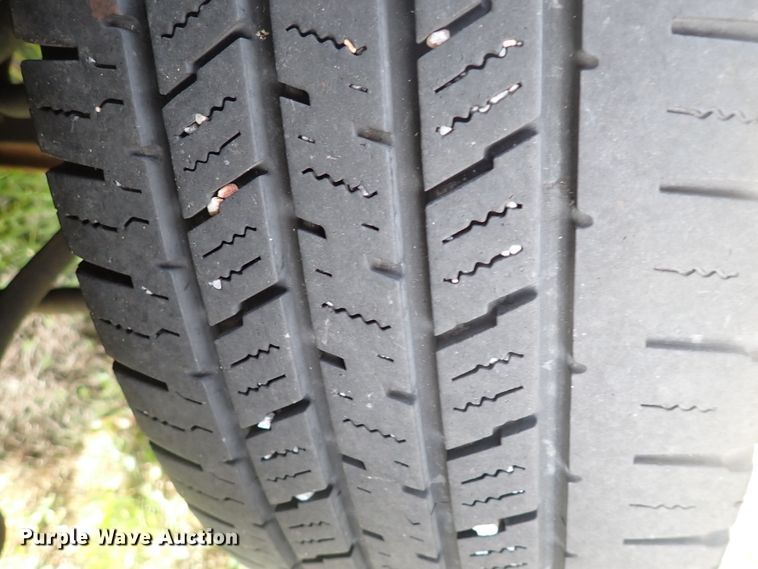 image for item DJ5618 2014 Ford E450 Super Duty  shuttle bus