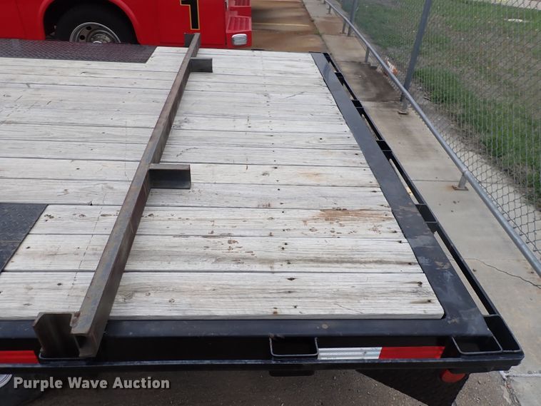 image for item DJ5621 2010 PJ  utility trailer