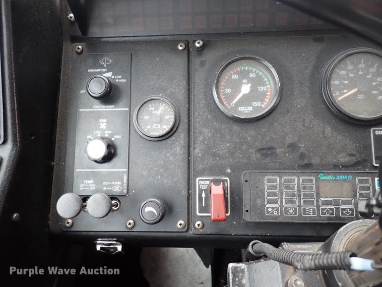 image for item DJ5625 2006 Gillig Phantom C29D096N4  transit bus