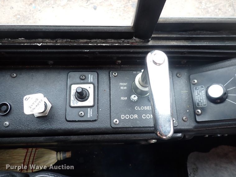 image for item DJ5625 2006 Gillig Phantom C29D096N4  transit bus