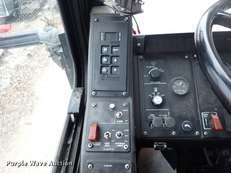 image for item DJ5625 2006 Gillig Phantom C29D096N4  transit bus