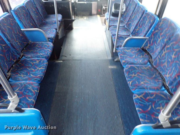 image for item DJ5625 2006 Gillig Phantom C29D096N4  transit bus