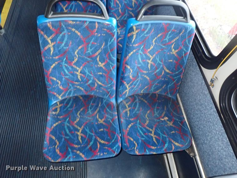 image for item DJ5625 2006 Gillig Phantom C29D096N4  transit bus