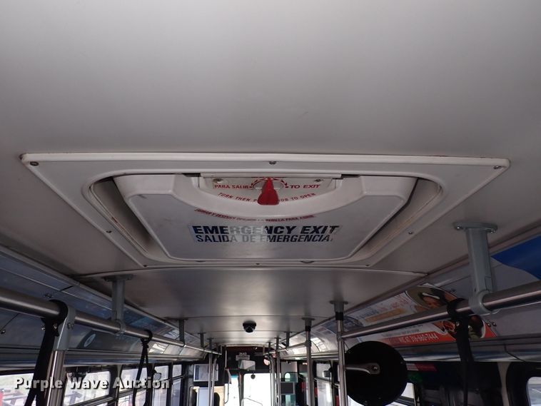 image for item DJ5625 2006 Gillig Phantom C29D096N4  transit bus