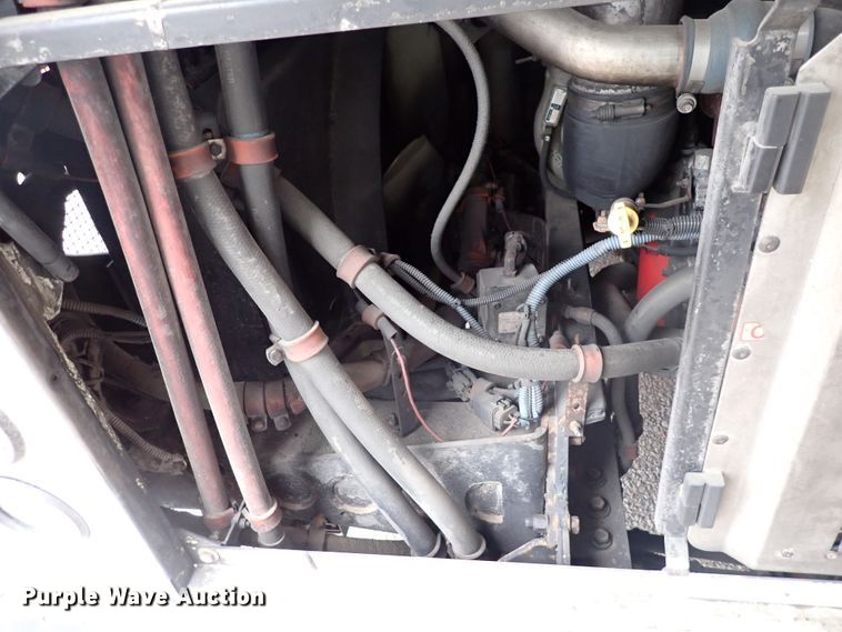 image for item DJ5625 2006 Gillig Phantom C29D096N4  transit bus