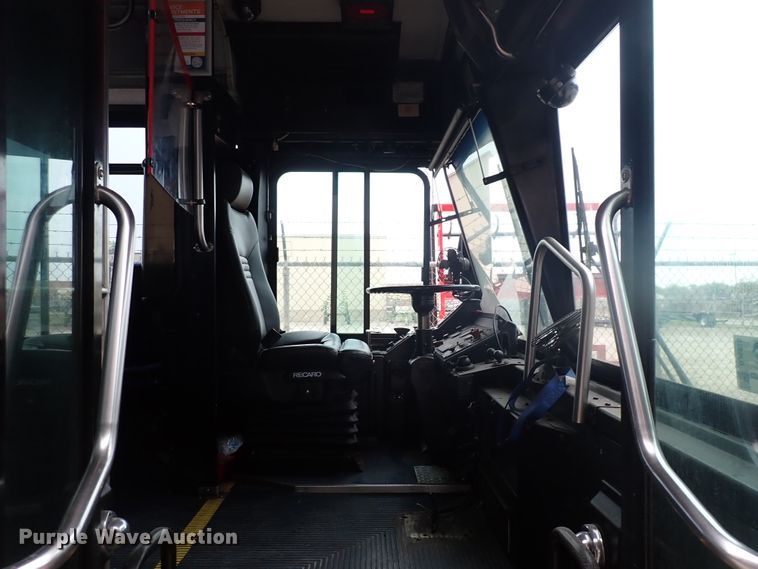 image for item DJ5626 2006 Gillig Phantom C29D096N4  transit bus