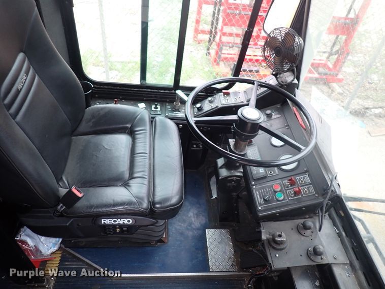 image for item DJ5626 2006 Gillig Phantom C29D096N4  transit bus