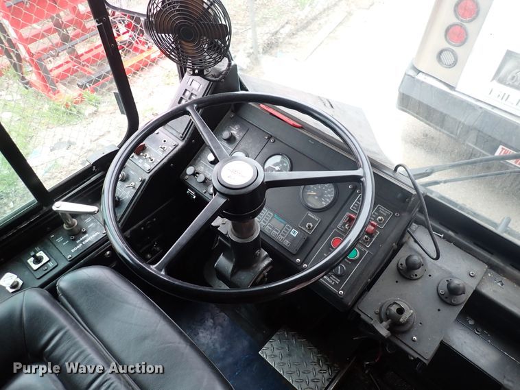 image for item DJ5626 2006 Gillig Phantom C29D096N4  transit bus