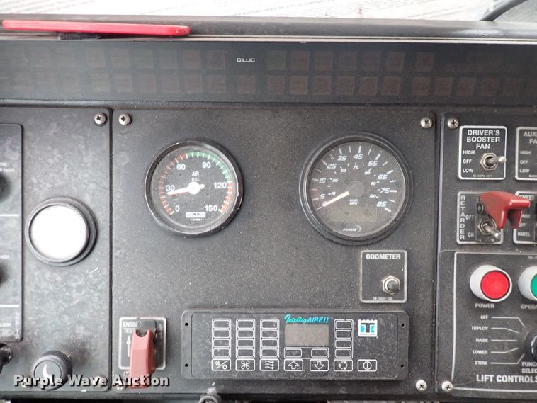 image for item DJ5626 2006 Gillig Phantom C29D096N4  transit bus