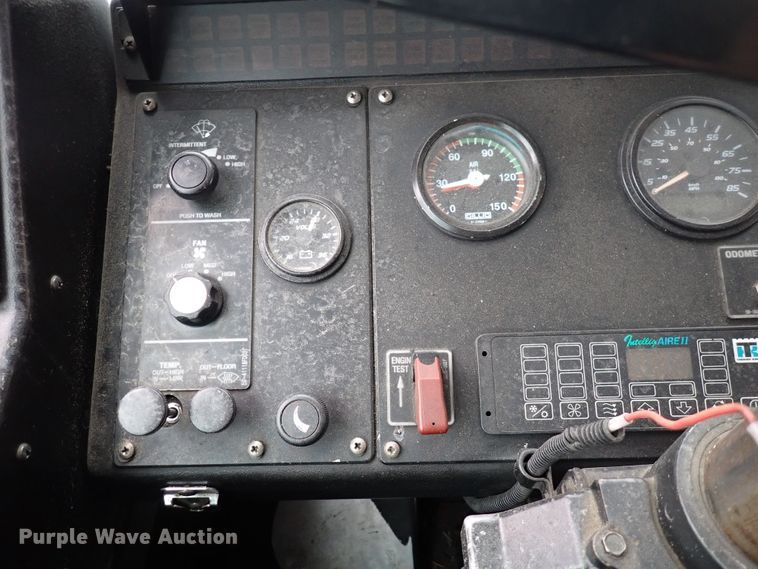 image for item DJ5626 2006 Gillig Phantom C29D096N4  transit bus