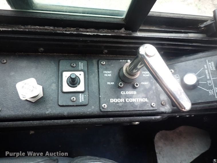 image for item DJ5626 2006 Gillig Phantom C29D096N4  transit bus