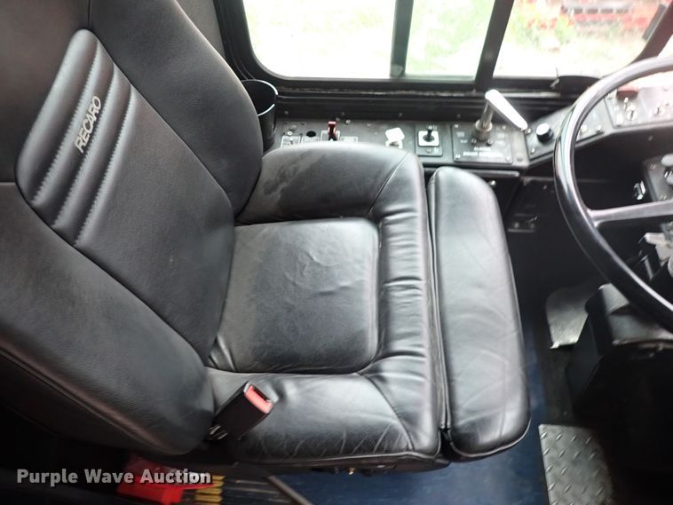 image for item DJ5626 2006 Gillig Phantom C29D096N4  transit bus