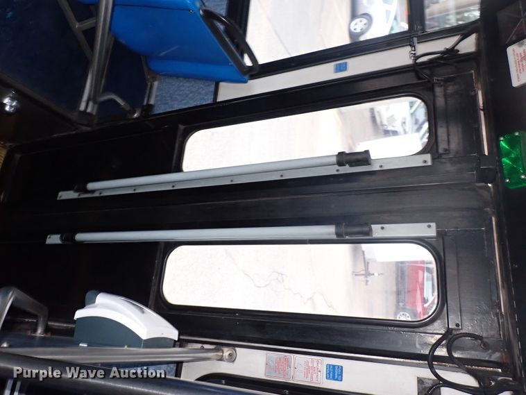 image for item DJ5626 2006 Gillig Phantom C29D096N4  transit bus