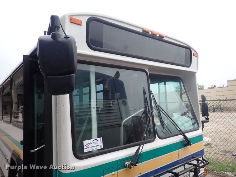 image for item DJ5626 2006 Gillig Phantom C29D096N4  transit bus