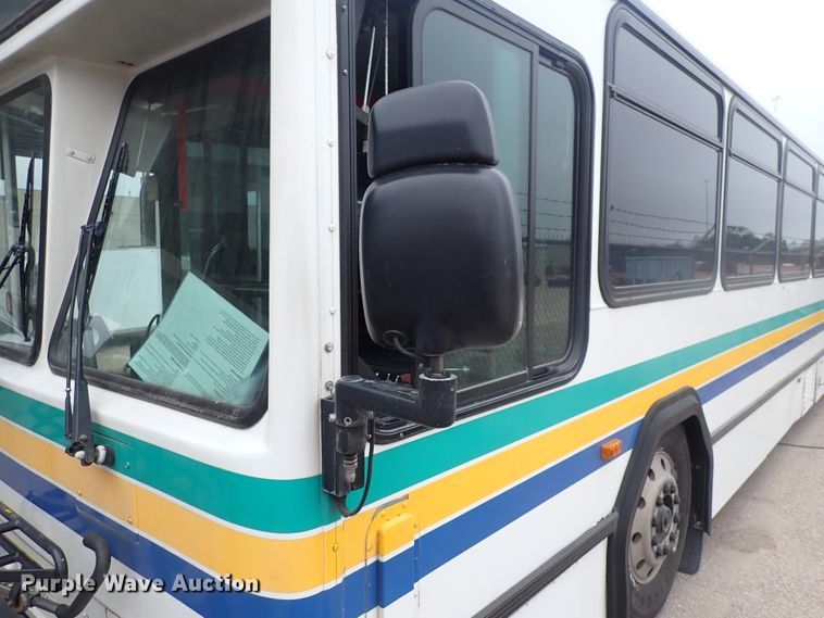 image for item DJ5626 2006 Gillig Phantom C29D096N4  transit bus