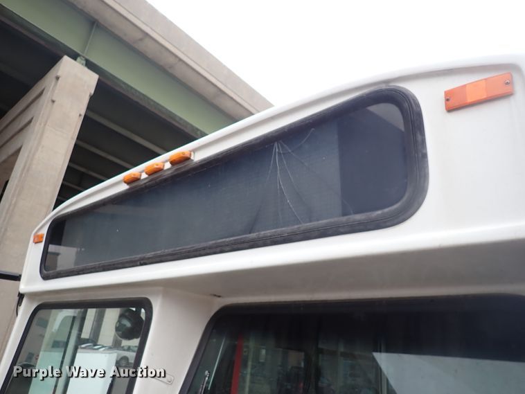 image for item DJ5626 2006 Gillig Phantom C29D096N4  transit bus