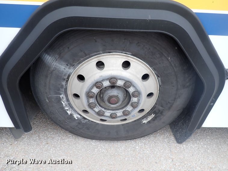 image for item DJ5626 2006 Gillig Phantom C29D096N4  transit bus