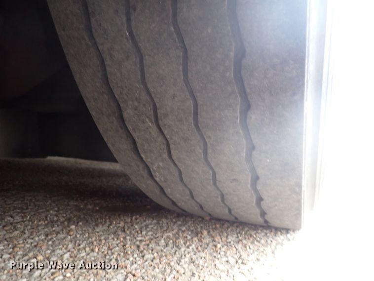 image for item DJ5626 2006 Gillig Phantom C29D096N4  transit bus