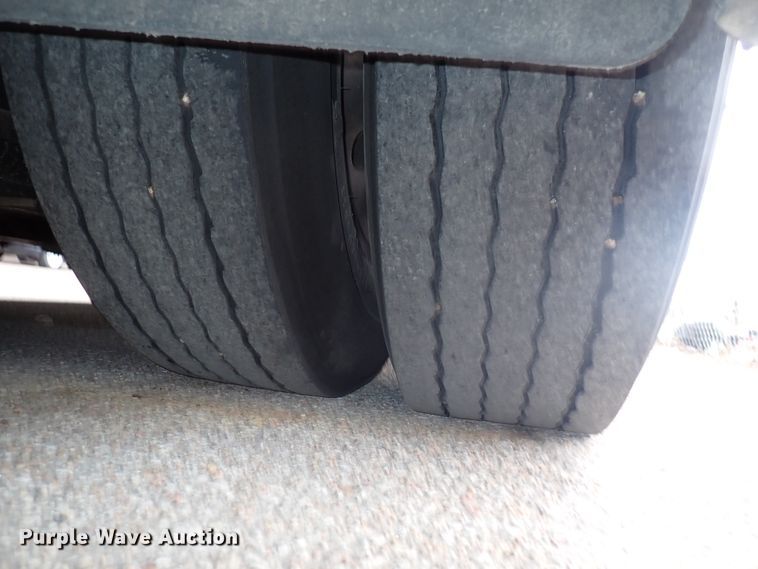 image for item DJ5626 2006 Gillig Phantom C29D096N4  transit bus