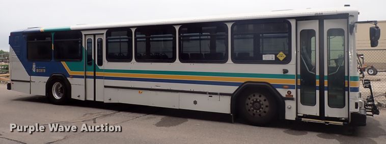 image for item DJ5627 2006 Gillig Phantom C29D096N4  transit bus