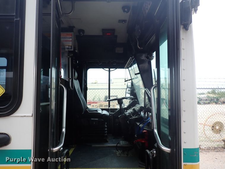 image for item DJ5627 2006 Gillig Phantom C29D096N4  transit bus