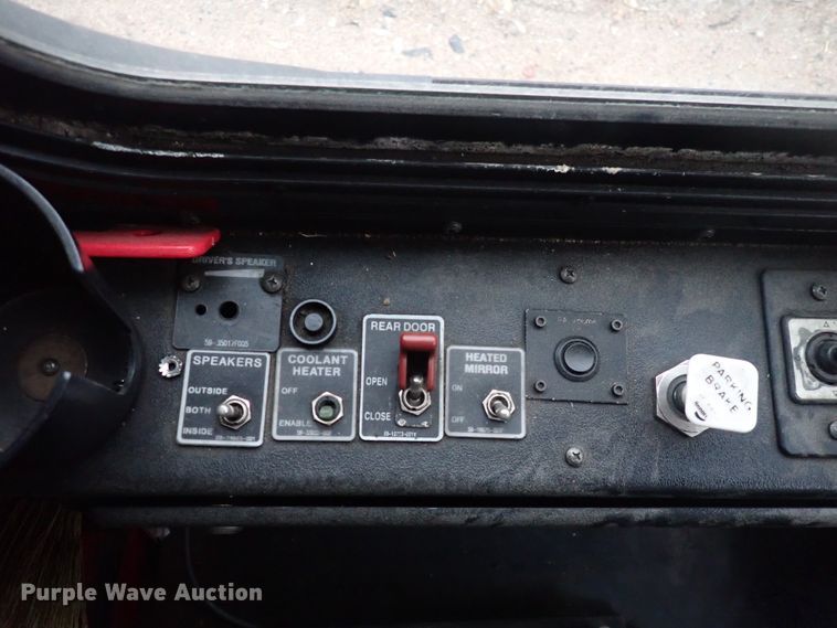 image for item DJ5627 2006 Gillig Phantom C29D096N4  transit bus