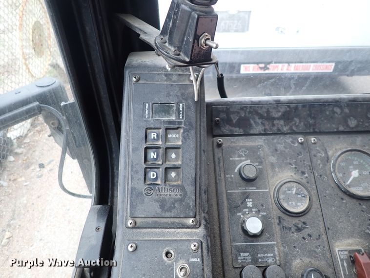 image for item DJ5627 2006 Gillig Phantom C29D096N4  transit bus