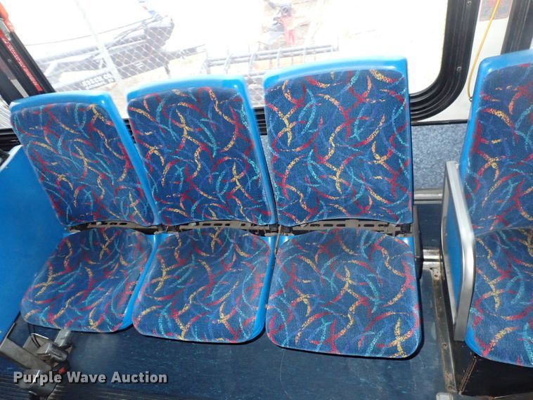 image for item DJ5627 2006 Gillig Phantom C29D096N4  transit bus