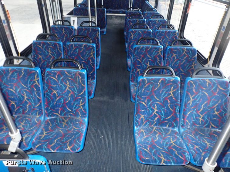 image for item DJ5627 2006 Gillig Phantom C29D096N4  transit bus