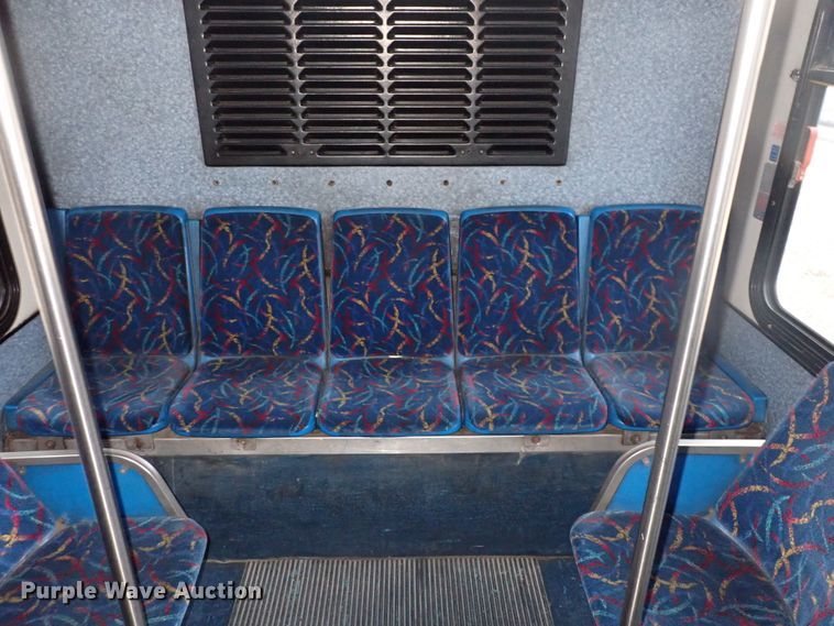 image for item DJ5627 2006 Gillig Phantom C29D096N4  transit bus