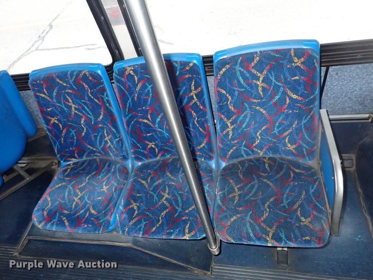 image for item DJ5627 2006 Gillig Phantom C29D096N4  transit bus